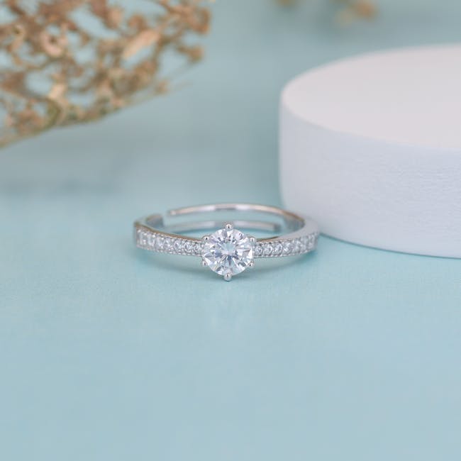 เบื้องหลังคลิปไวรัล: เปิดสูตรลับปั่น TikTok ที่คนจริงไม่เคยบอก (และ Algorithm ก็เกลียด!)