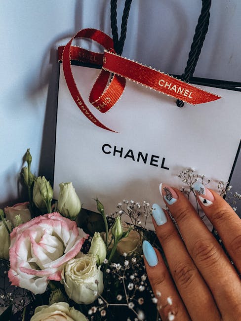 สูตรลับสร้าง 'ตัวตนอมตะ' บนโซเชียล: จะปั้นแบรนด์หรือปั้นปัญหา?