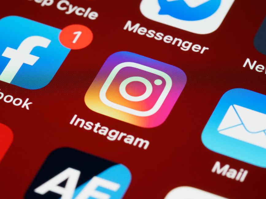 ซื้อผู้ติดตาม instagram ปลอดภัยไหม โดนแบนไหม 2026: คู่มือฉบับเต็มวิธีเพิ่มยอดแบบปลอดภัย